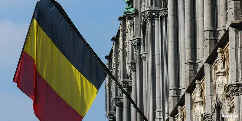 Belgische vlag hangt verkeerd om