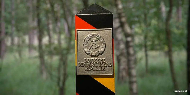 Grenspaal van de DDR op de grens met West-Duitsland