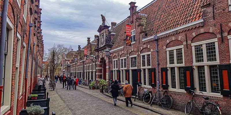 Het Frans Hals Museum in het historische centrum van Haarlem