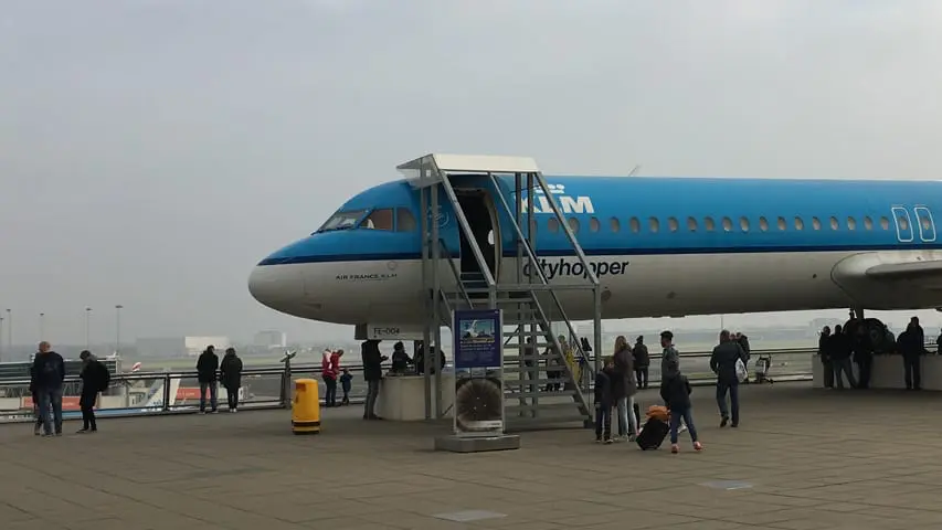 KLM vliegtuig op het panoramaterras op Schiphol, KLM vliegtuig op het panoramaterras op Schiphol