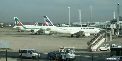 Luchthaven Charles des Gaulle. Een van de andere luchthavens van Parijs