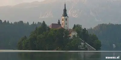Uitroepen onafhankelijkheid Slovenië, Het meer van Bled in Slovenië